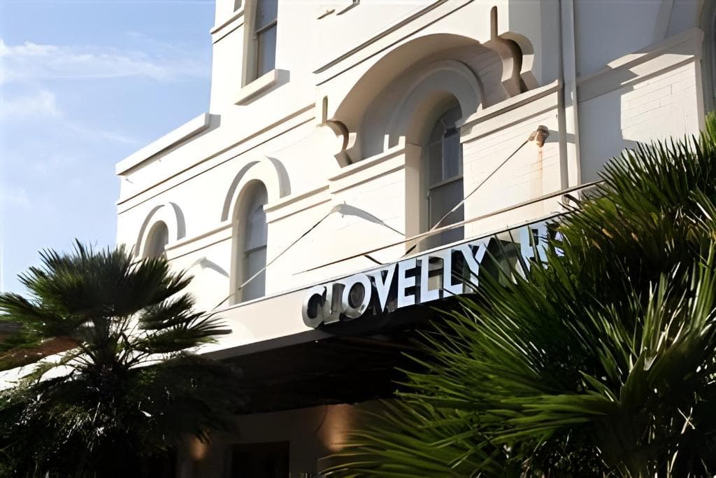 Clovelly Hotel