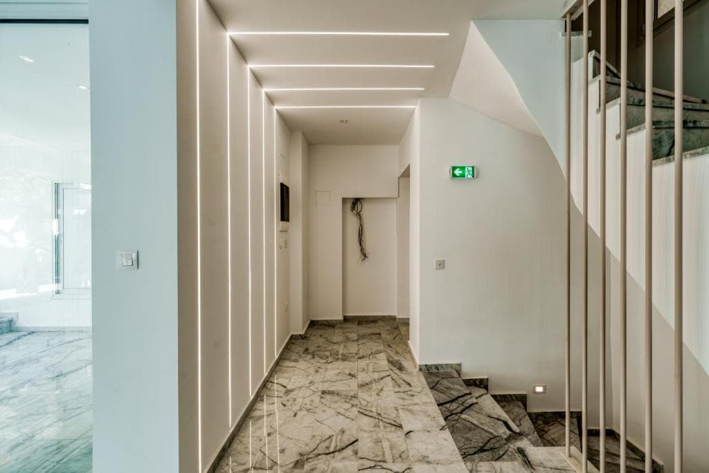 Brand New Building Deluxe Apartments With Parking Nearby Train