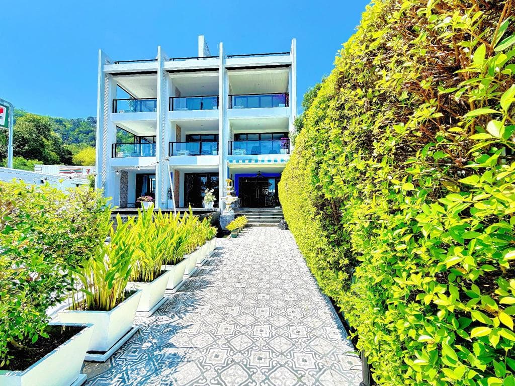 Phuket Moonlit Patong Bay Hideaway Hotel