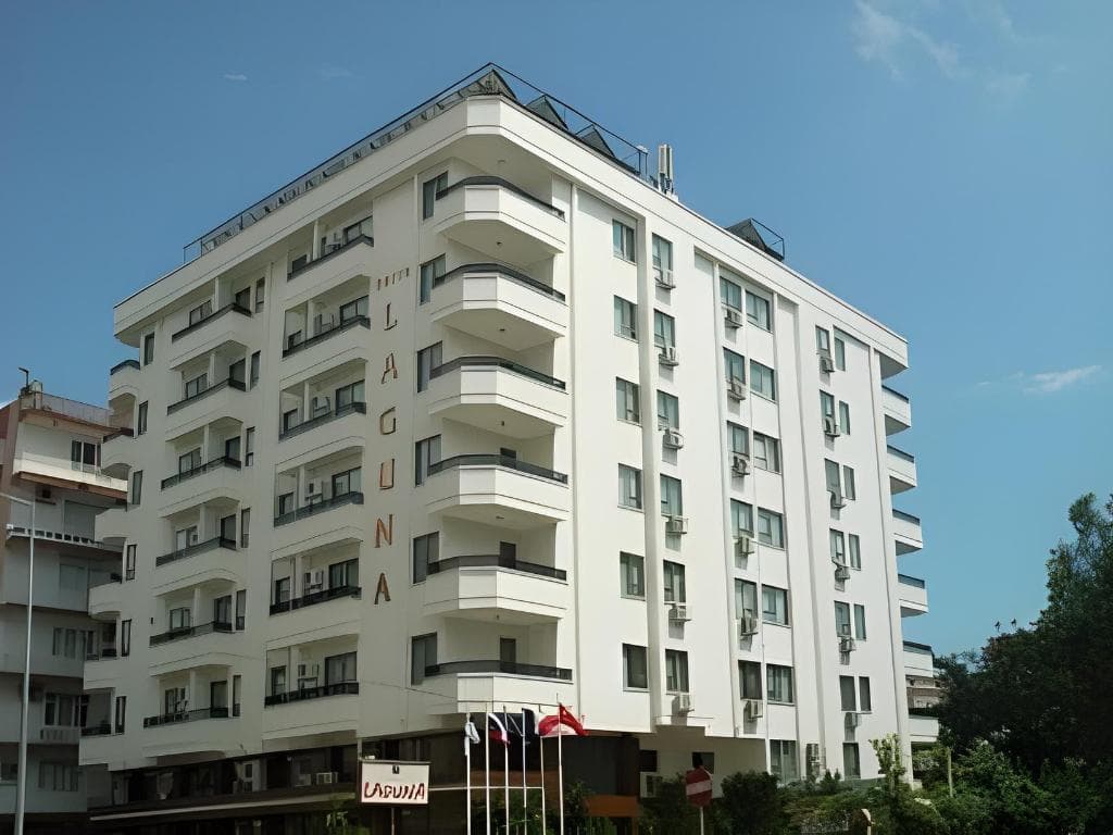 Suite Laguna Hotel