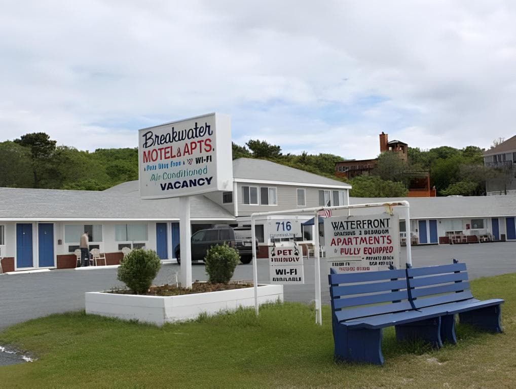 Breakwater Hotel