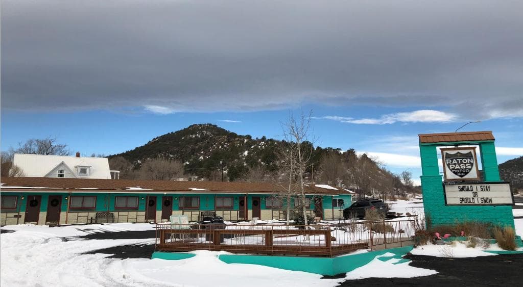 Raton Pass Motor Inn