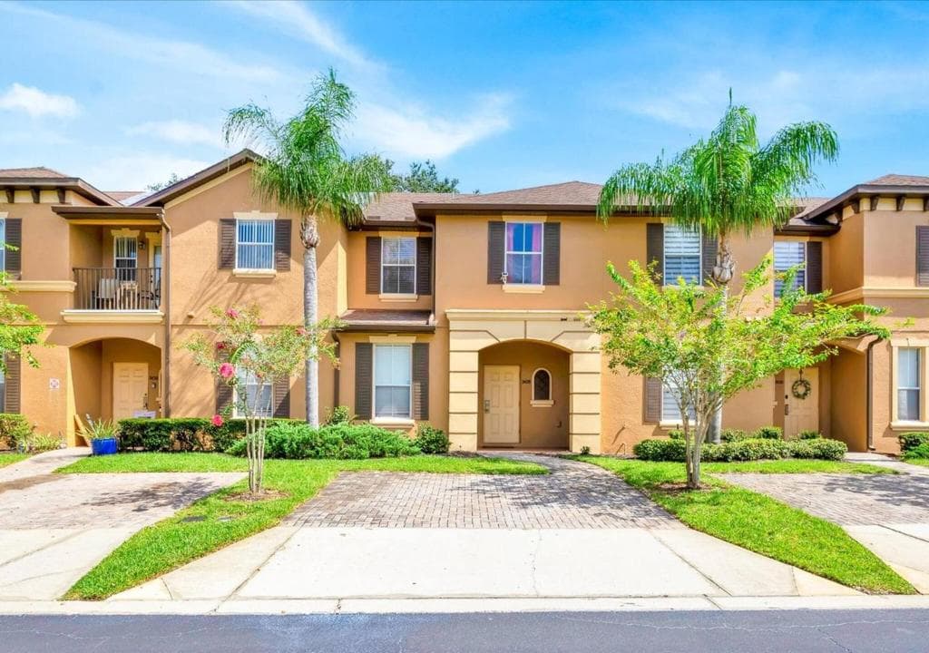 Themed Resort Home 15 min drive to Disney