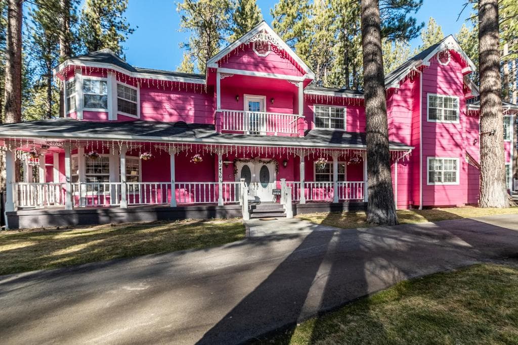Apples Bed and Breakfast Inn