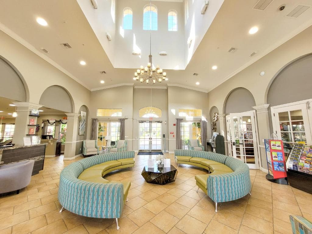 4Br 2Bath Condo Balcony 5min Conv Center 2020ft