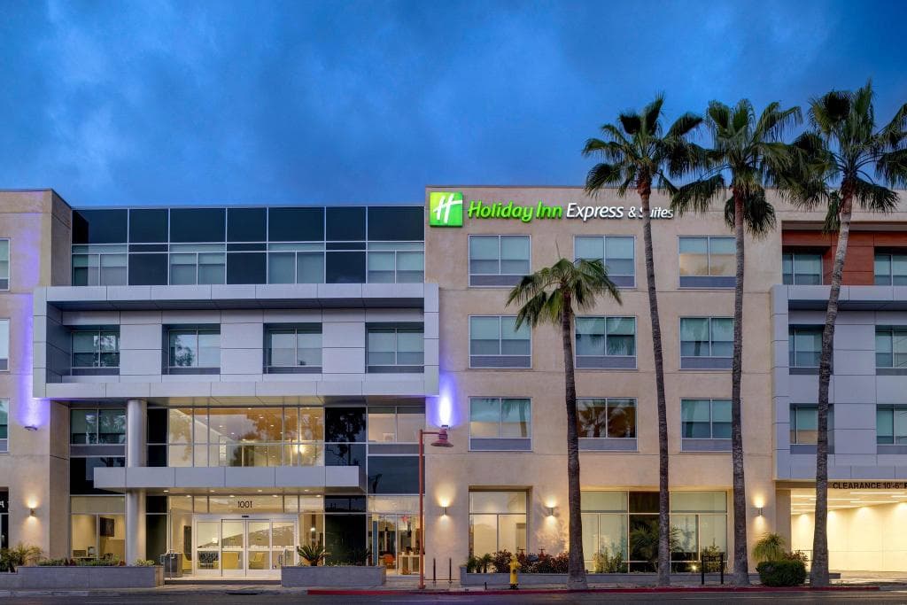 Holiday Inn Express and Suites Glendale Downtown By IHG