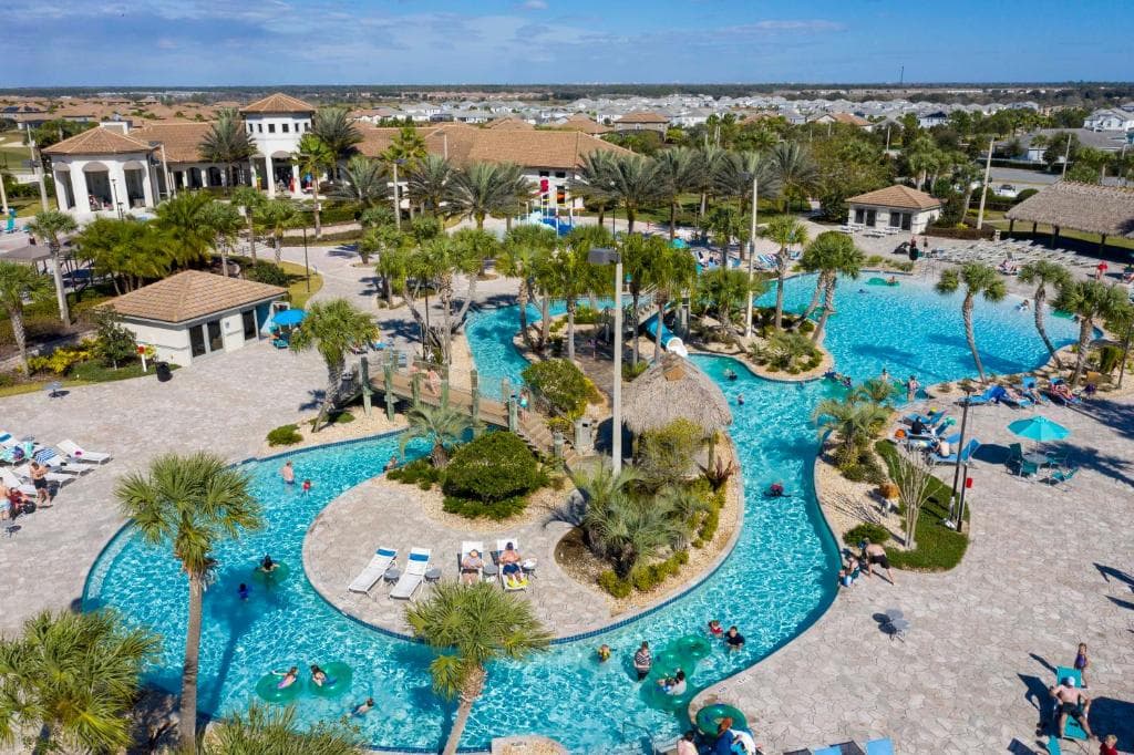 Lovely apartments 18 Minutes away from Disney!