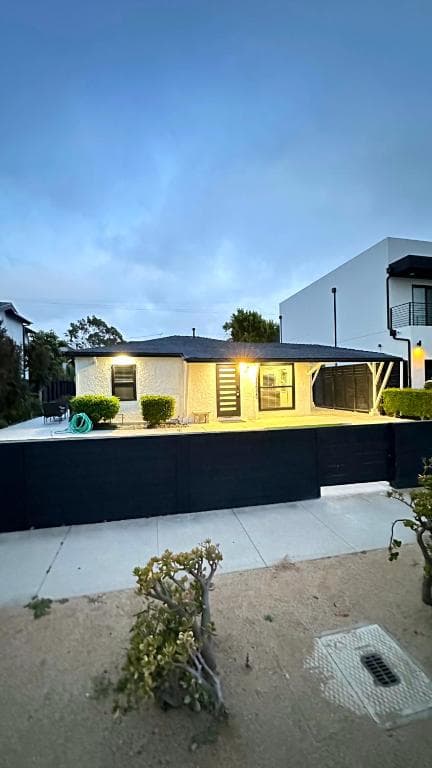 Modern Studio Stylish &Cozy Ieft Unit