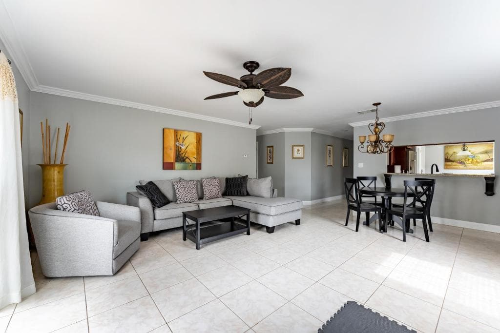 9 min to Disney Entrance-Peaceful Single Family House