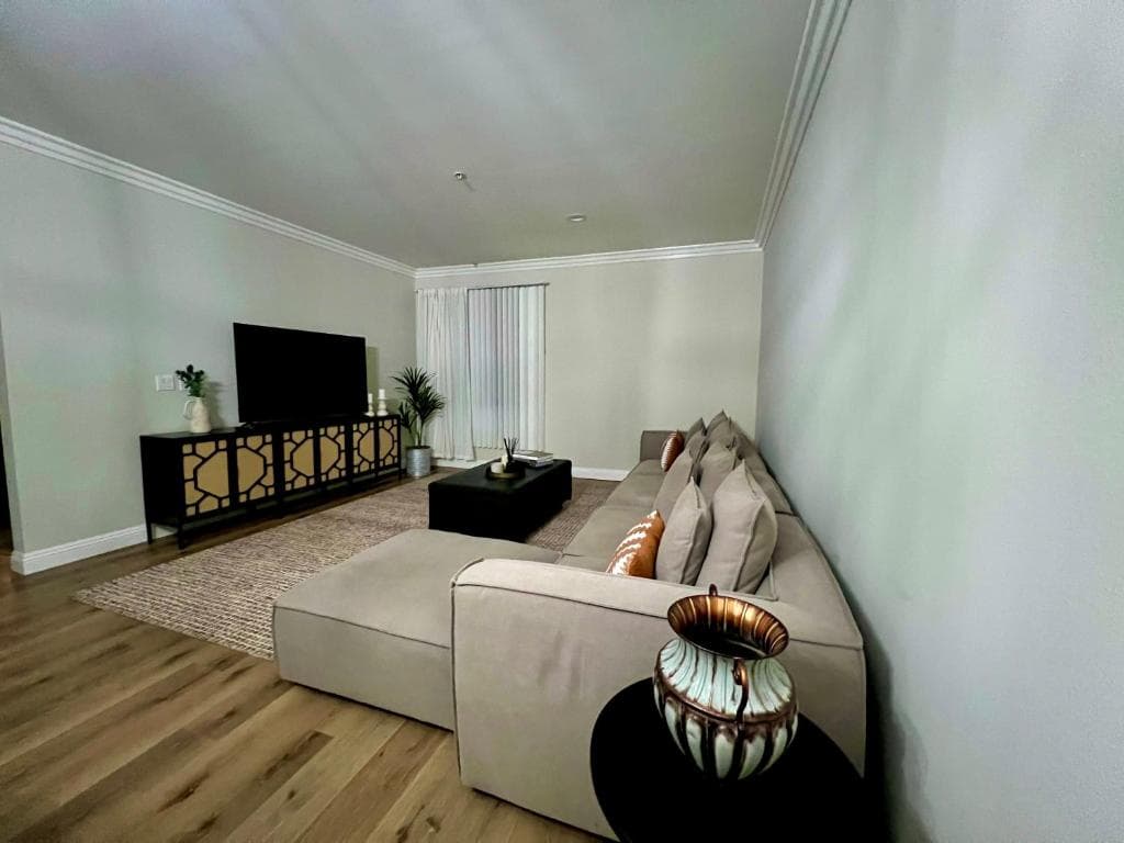 Shared House Hollywood Hideaway Heart of Fame