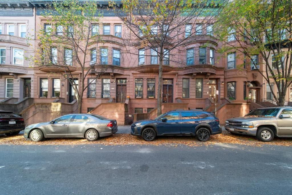 2 bedrooms with one private bathroom in lovely home