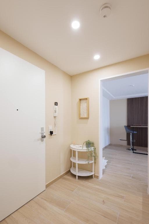 Schone Wohnung mit Terrasse Nahe Airport