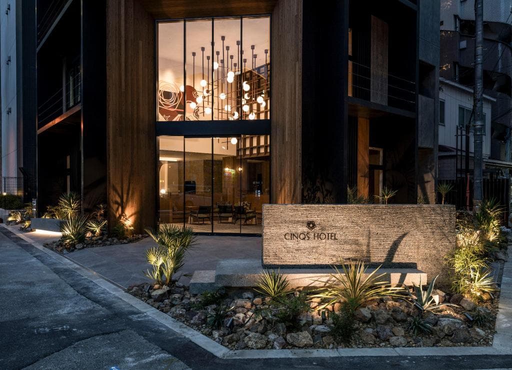 CINQS Hotel