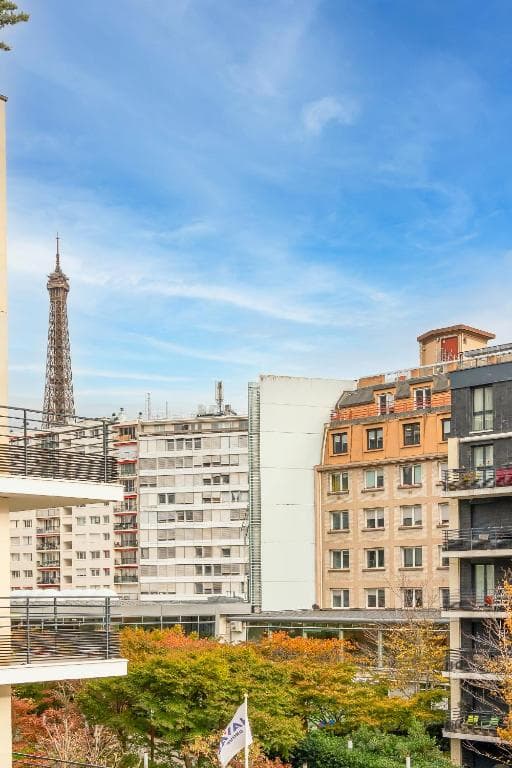 Les Suites Tour Eiffel