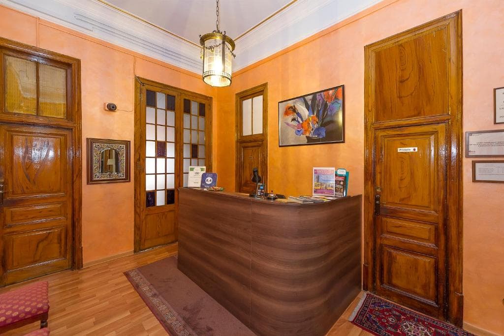 Hostal Girona