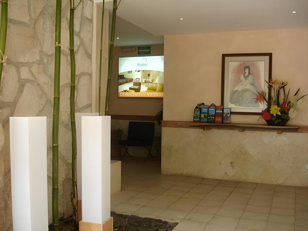Hotel y Suites Nader