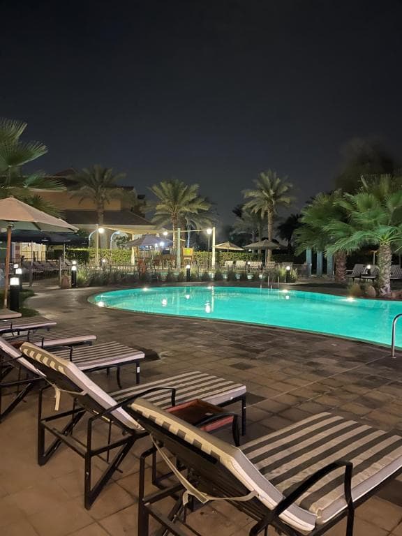 Big studio, Dubai SportCity, parking included