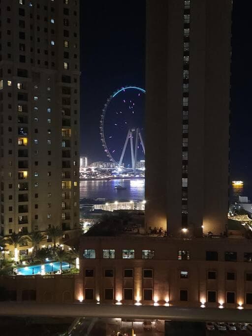 Boutique Apartment Sea Views - Dubai Marina