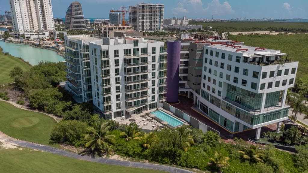 EHDEN Vacation Suites Puerto Cancun