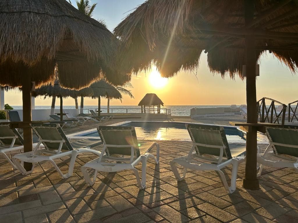 Beachfront Three-Story Coastal Penthouse, 3BR-3BA