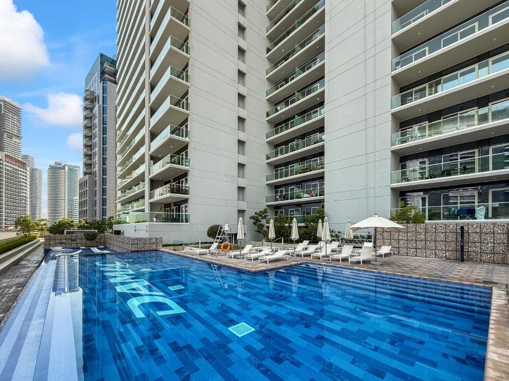 Burj khalifa and Canal views - Luxury Apartments for Rent in Dubai Business Bay