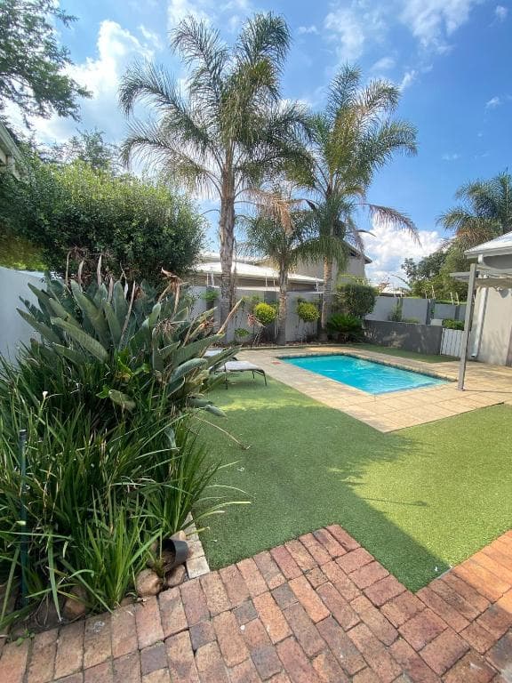 Asanda Pool Retreat