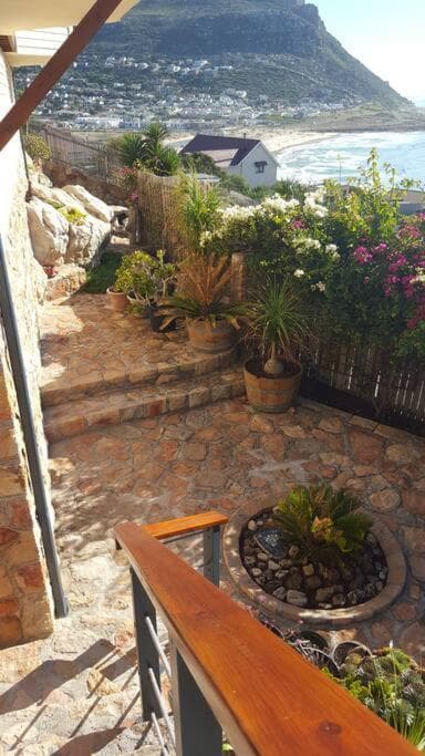 18 Steps - Seaside Cottage with breathtaking views