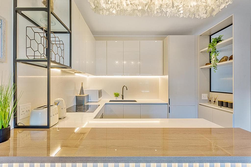 Hyde Park Sandton Luxury 2BR Top Floor