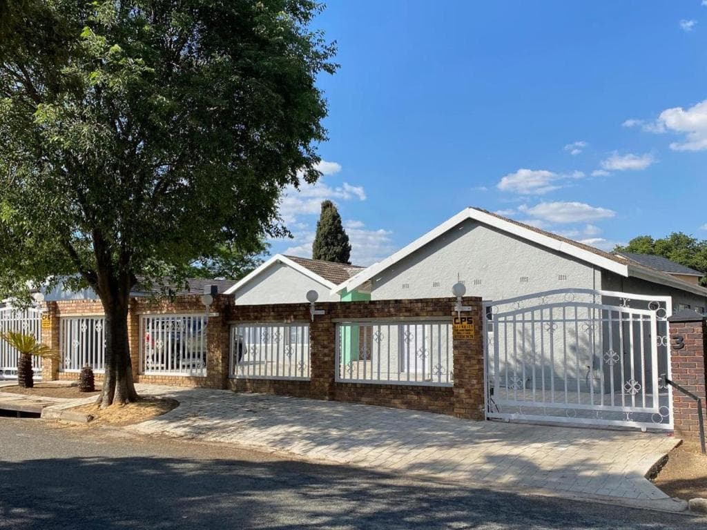 StaySure Guesthouse