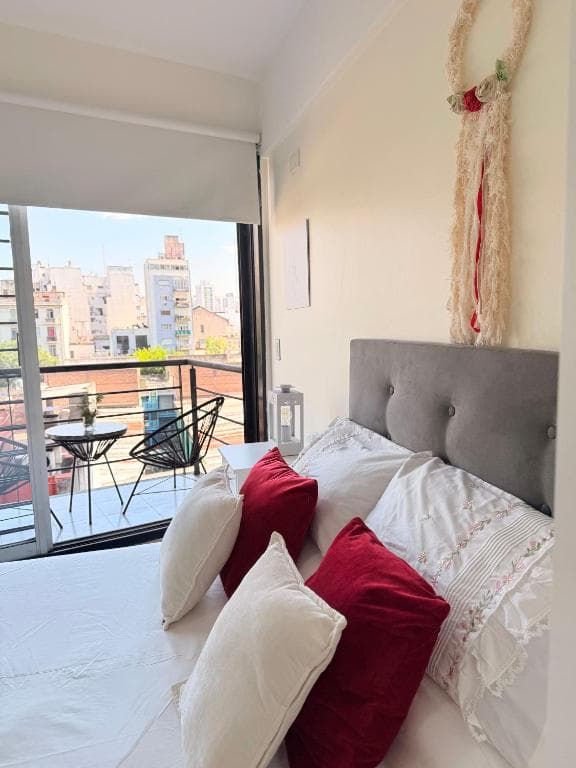 DIVINE APARTMENT--sobre Avenida Corrientes, a 15 min del Movistar Arena, y a 200 metros del Konex