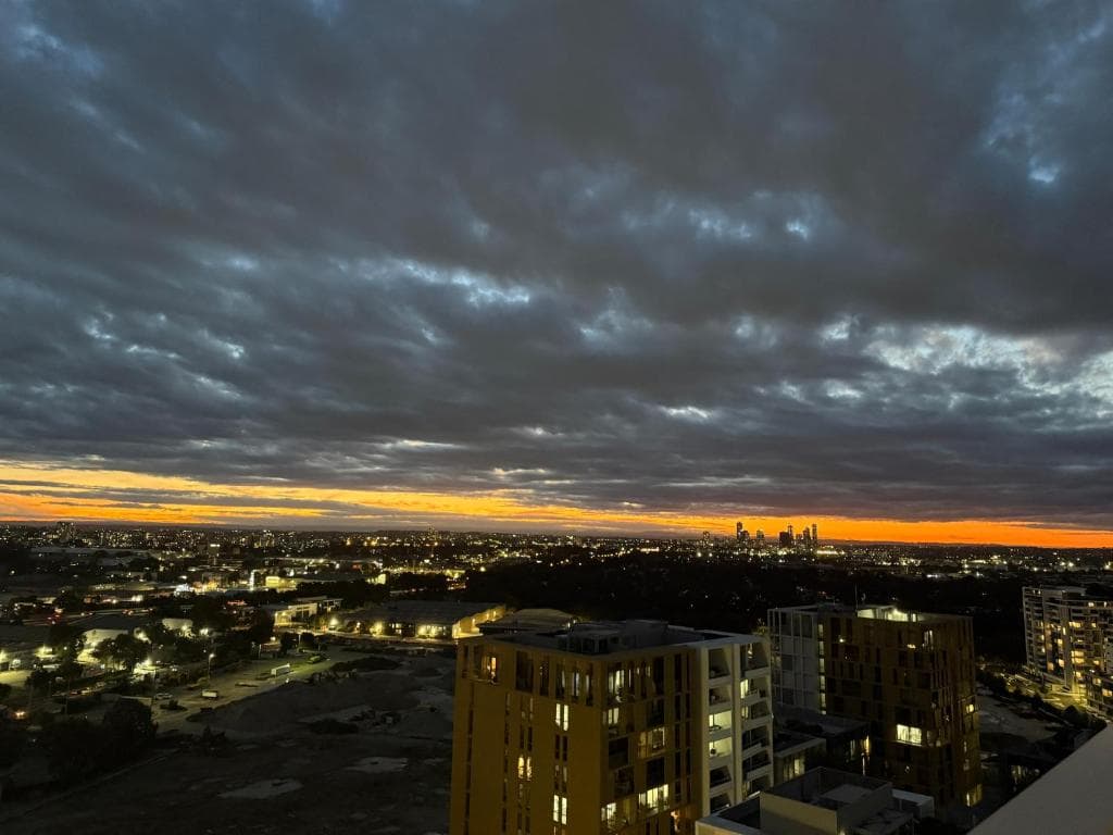 Olympic park 2Bed2Bath Apt with Pool - Free Gym and Car Park