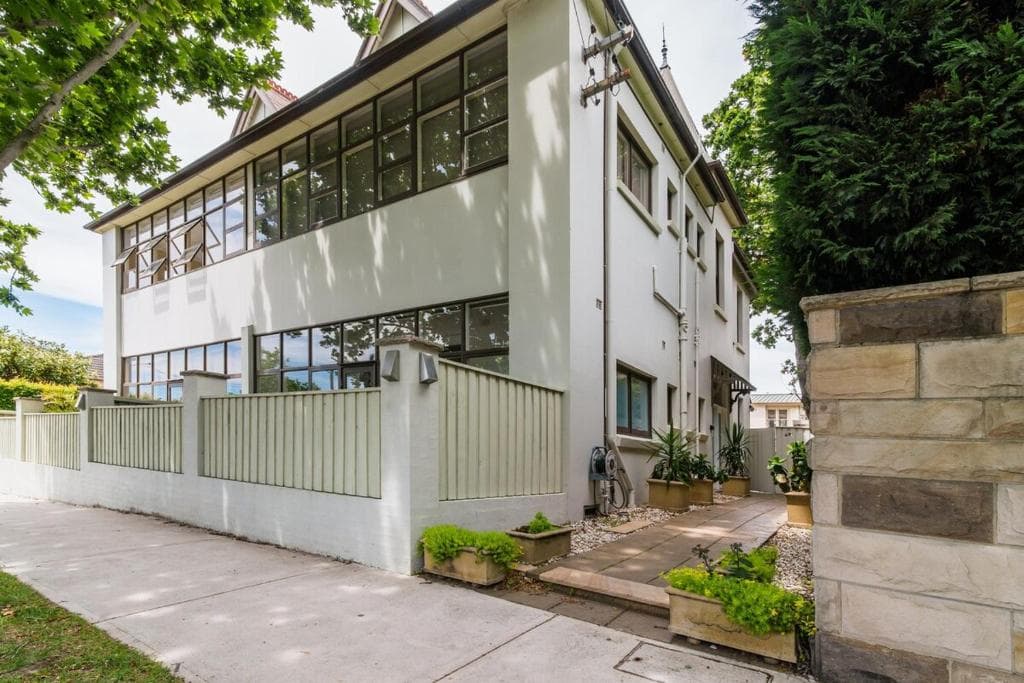Sun Drenched Ground Floor Studio with Patio