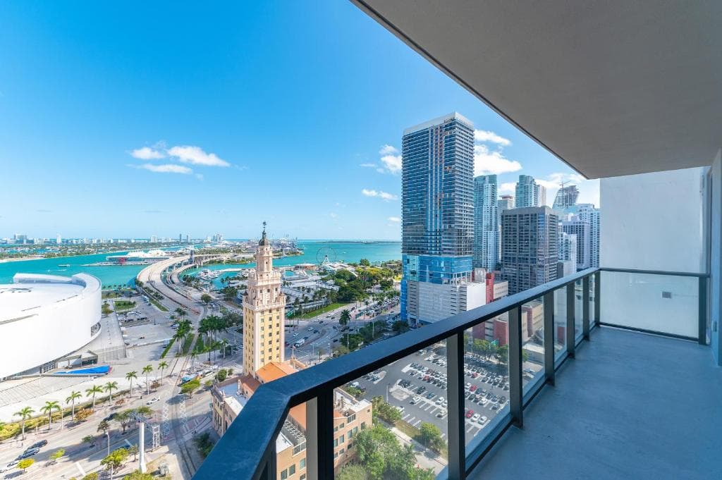 Global Luxury Suites Miami Worldcenter