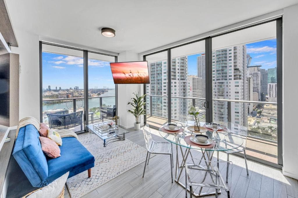Mesmerizing Water Views Corner Condo
