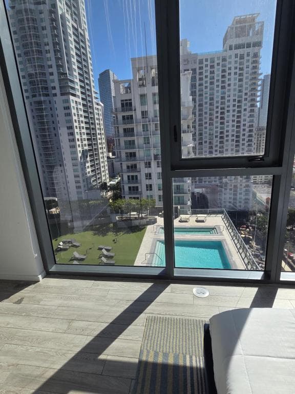 Miami-Brickell Luxury 2BR-2BATH with skyline VIEWS - walking distance to KASEYA-HEAT ARENA & BAYSIDE
