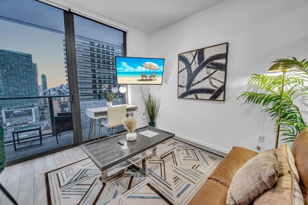 Modern Studio City Views
