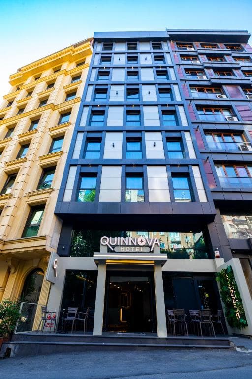 QUINNOVA HOTEL