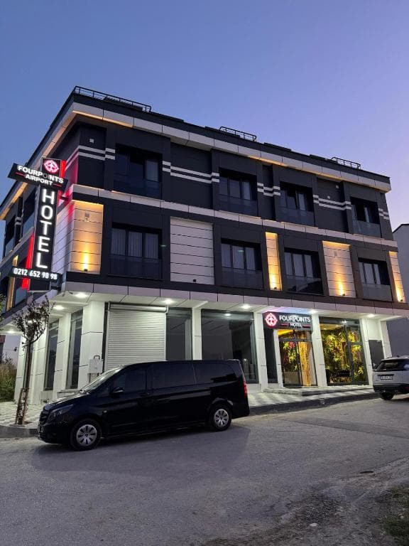 Fourpoints Airport Hotel