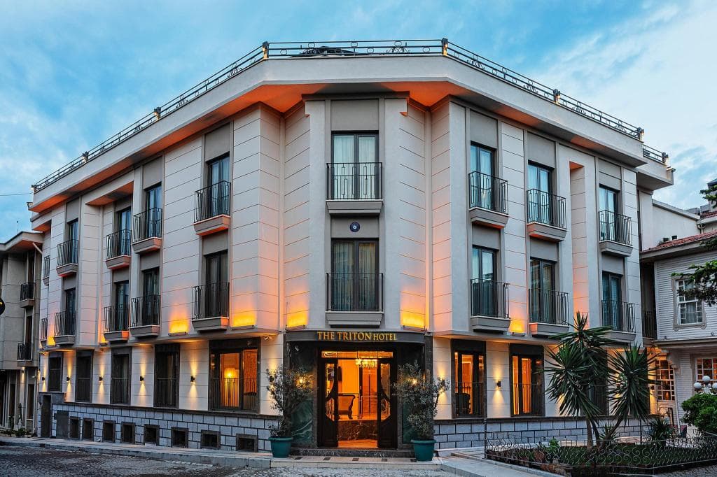 Triton Hotel